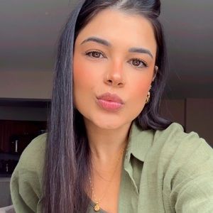 Meet your Posher, Fernanda